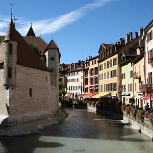 the-angel.hotels-rhonealpes.com/