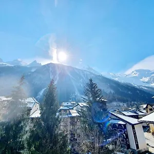 la-riviere-vue-mont-blanc.hotels-rhonealpes.com/