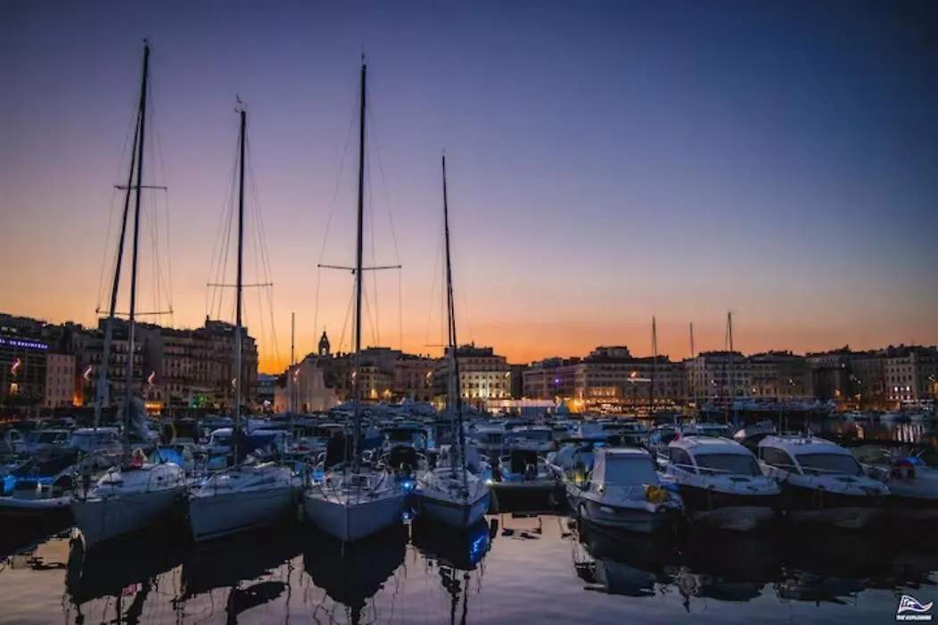 Vieux Port Proximite Panier Clim Central Cachet Marseille 0*,